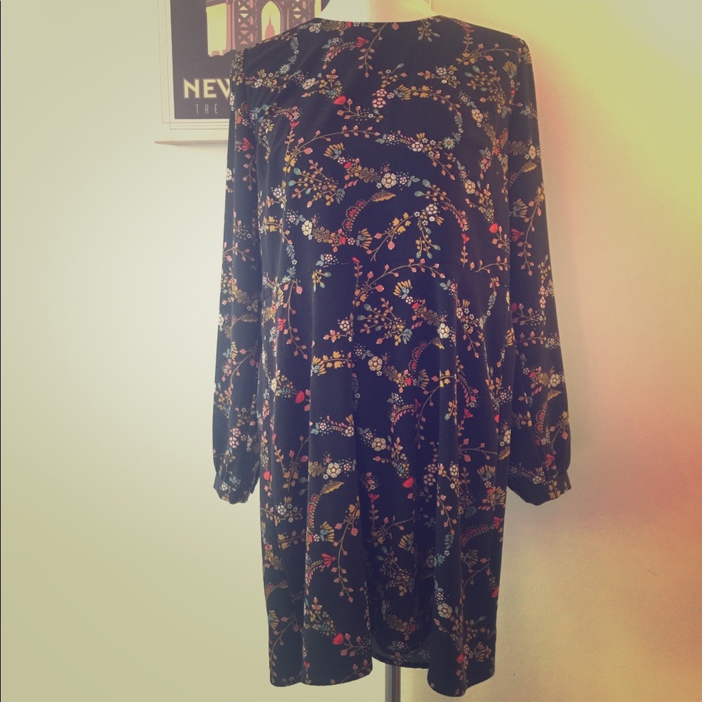 Black floral pattern long sleeve dress